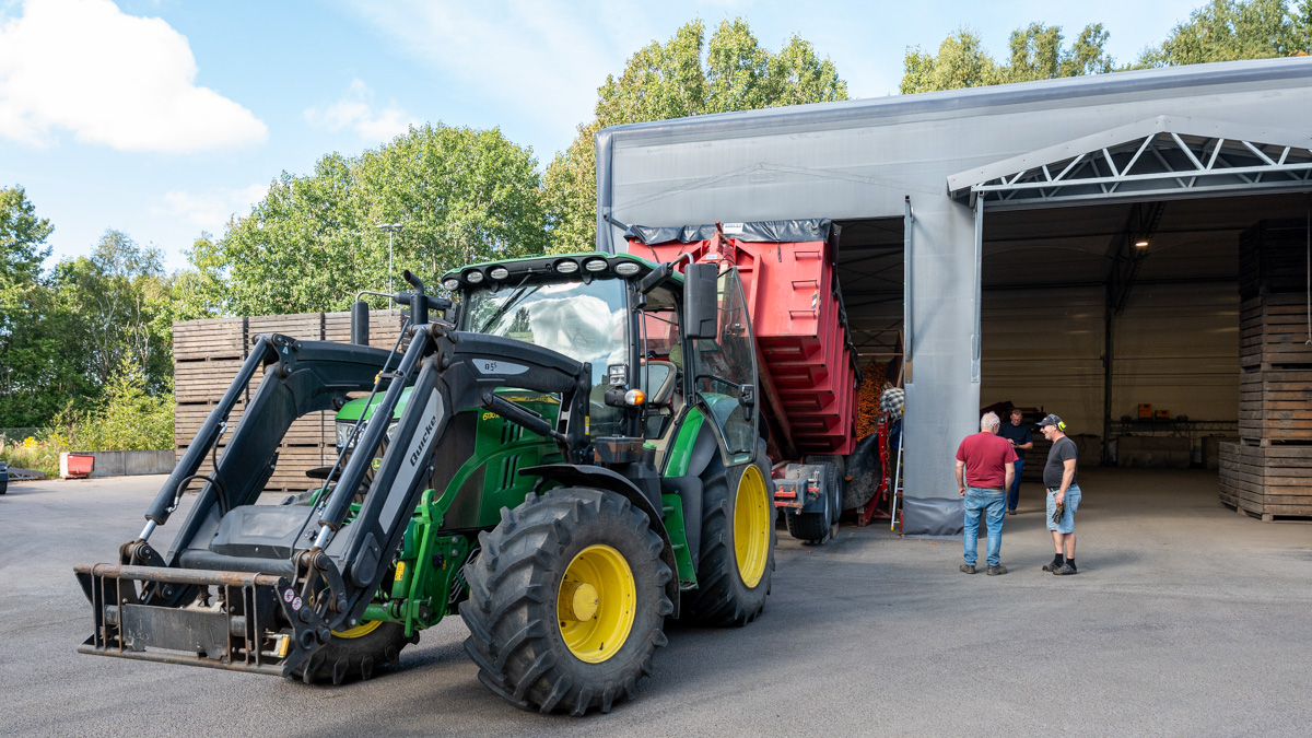 Bonden leverer gulrot til Norrek i Larvik