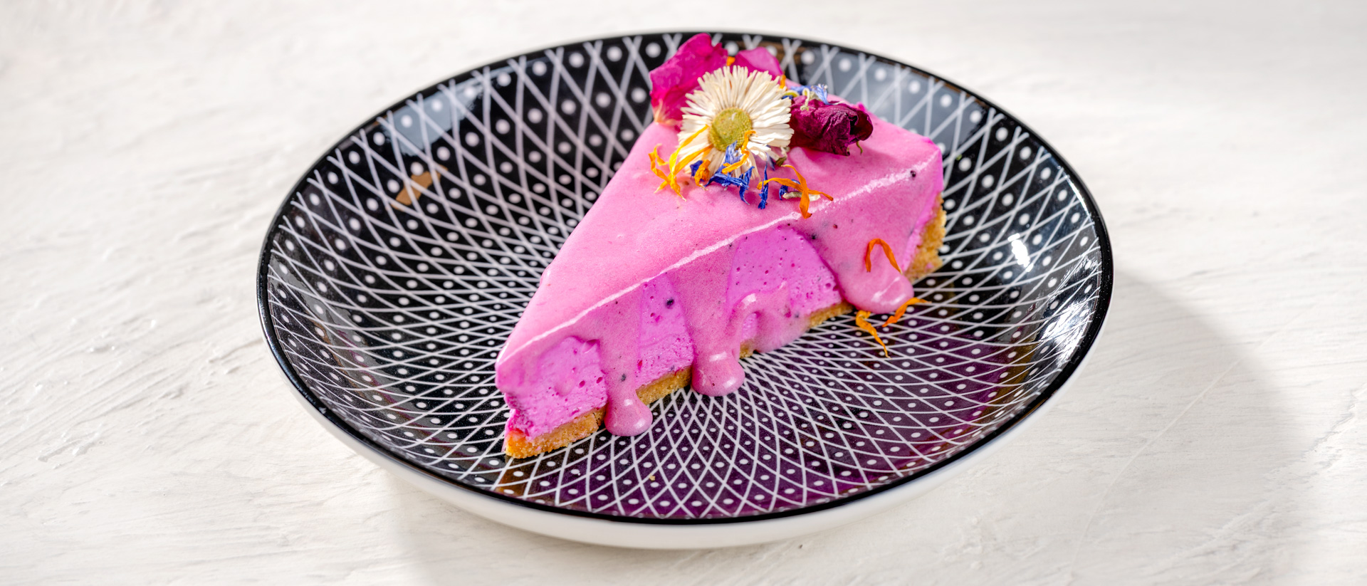 Ostekake med dragefrukt